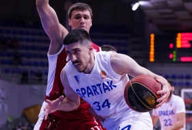 POLUVREME - Spartak bliži tituli, nezadrživi Henlan!